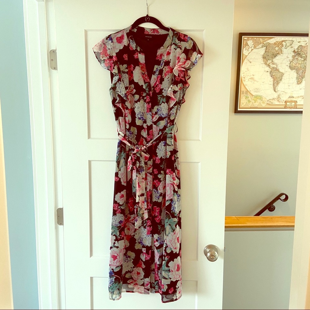 Beautiful floral mid-length dress
